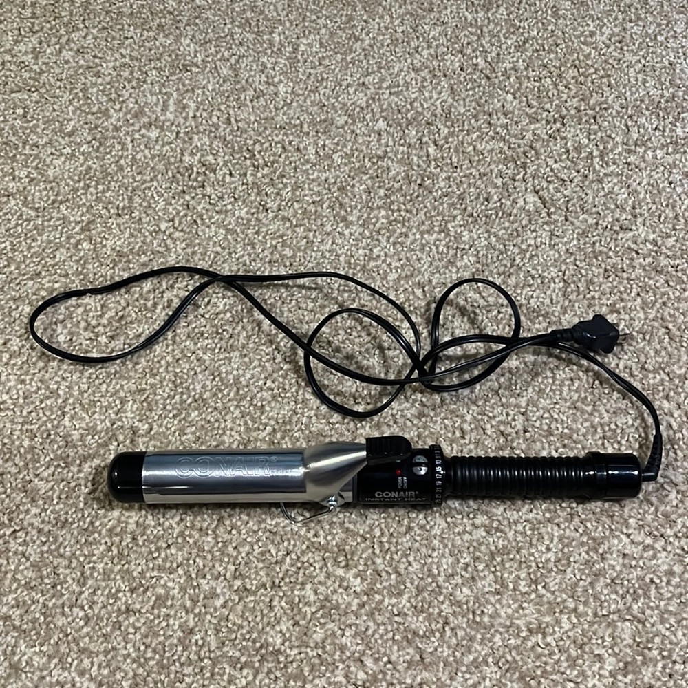 ConAir 1 1/2” curling Iron